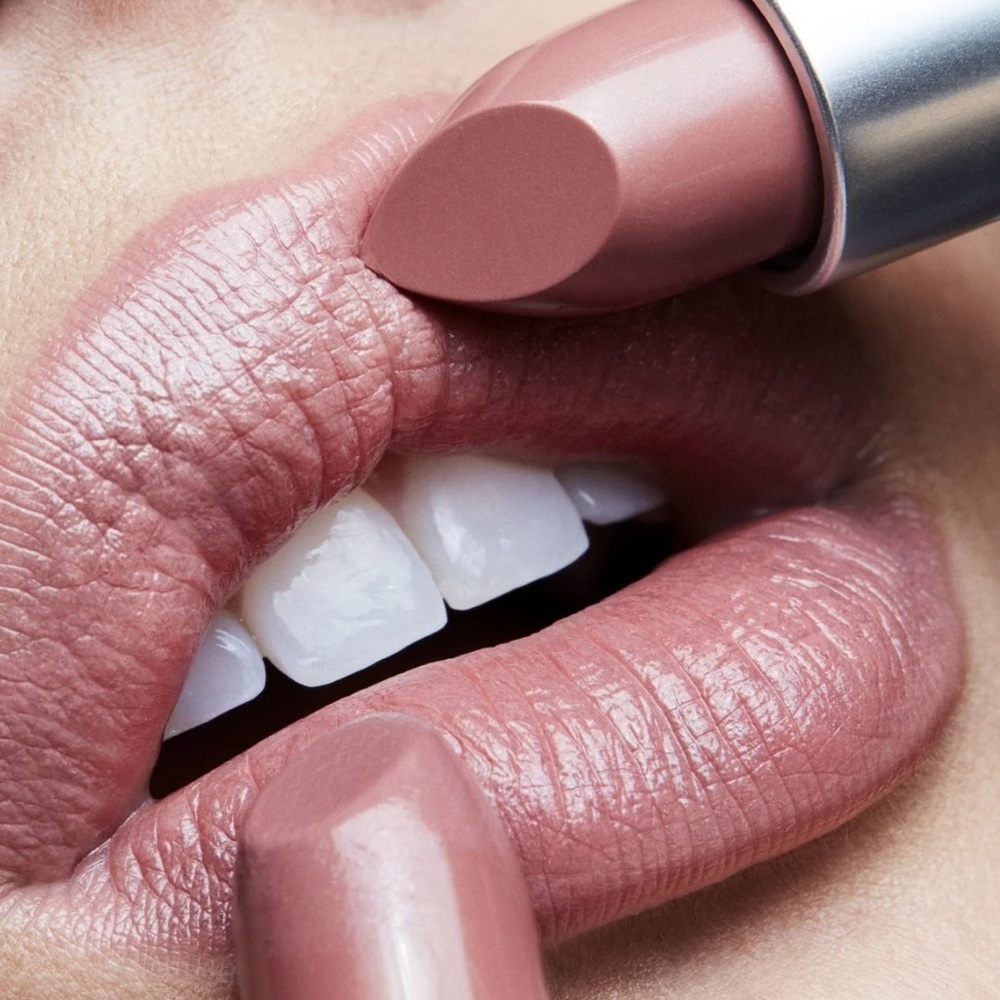💕⚡️MAC Cosmetics Modesty Lipstick